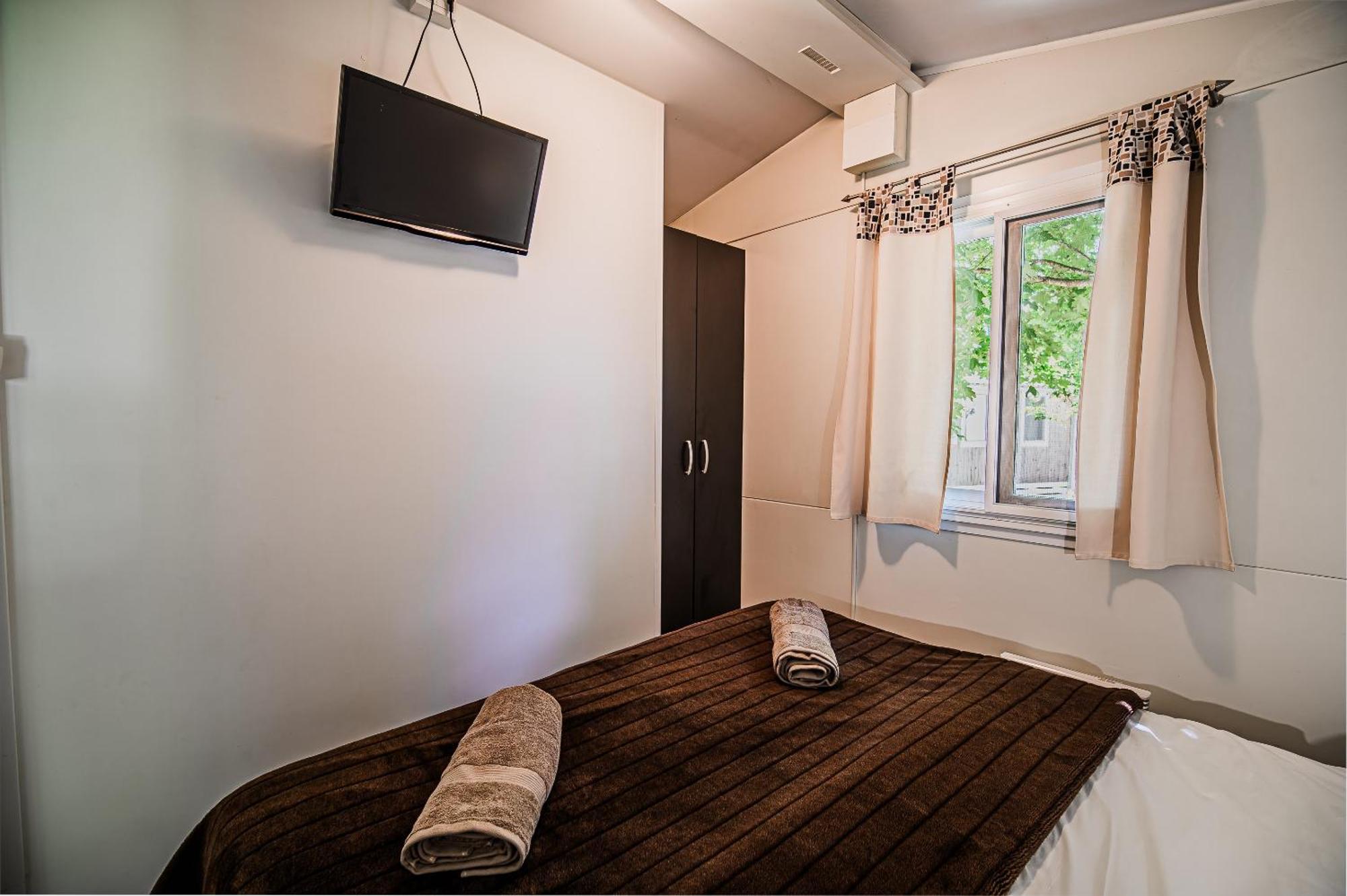 Lake View Mobile Homes With Thermal Riviera Tickets In Terme Catez Catez ob Savi Cameră foto