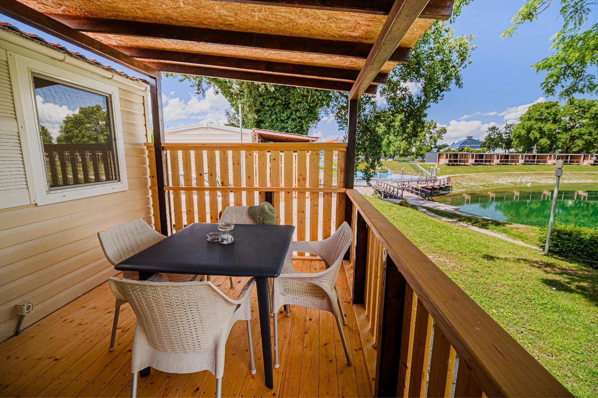 Lake View Mobile Homes With Thermal Riviera Tickets In Terme Catez Catez ob Savi Cameră foto