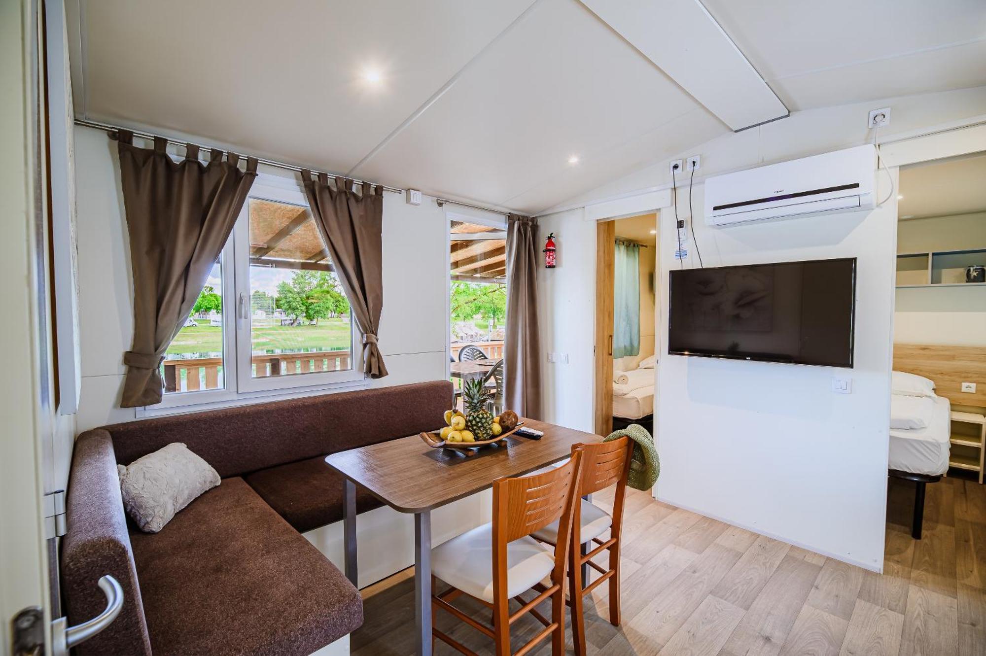 Lake View Mobile Homes With Thermal Riviera Tickets In Terme Catez Catez ob Savi Cameră foto