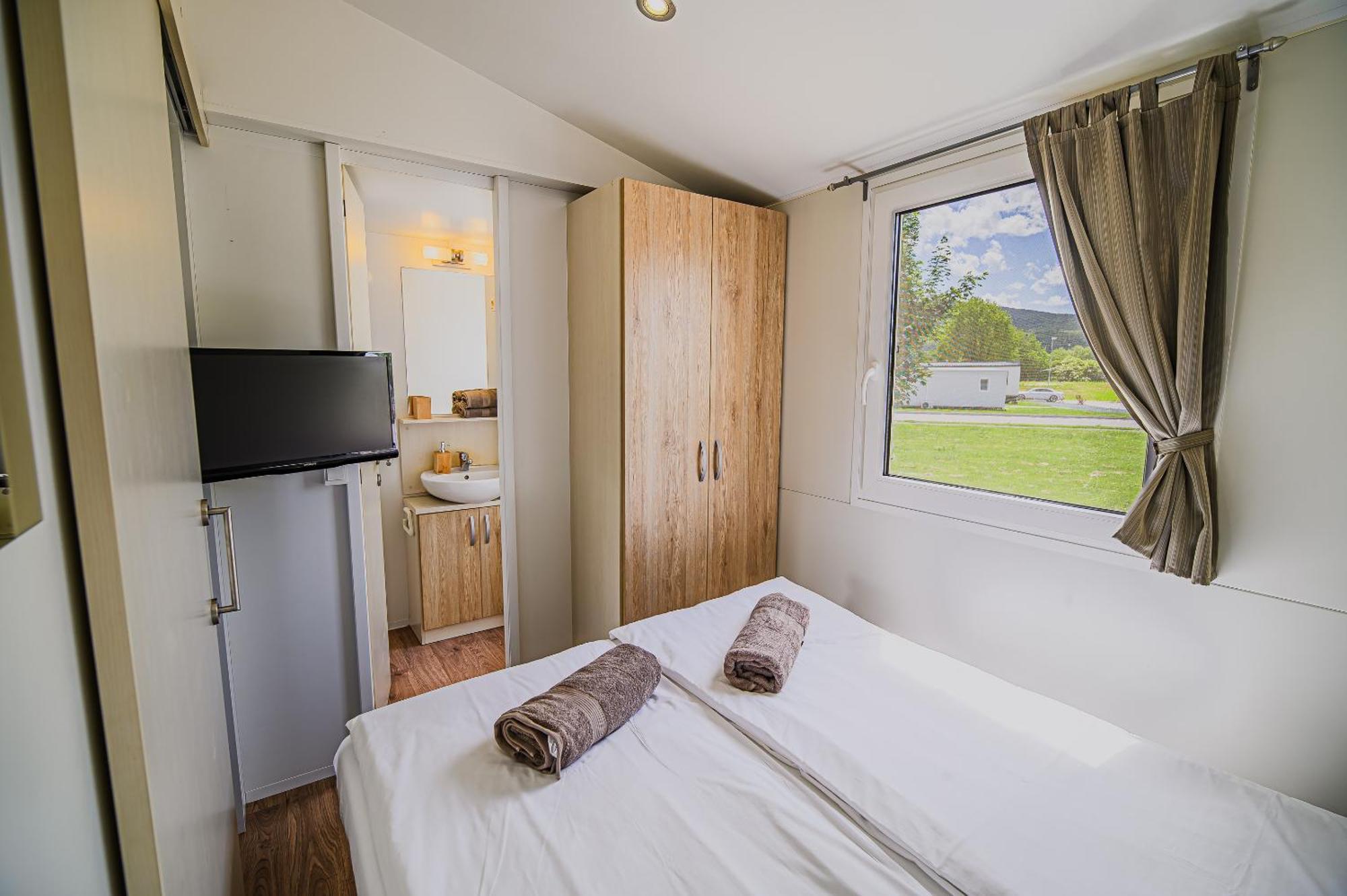Lake View Mobile Homes With Thermal Riviera Tickets In Terme Catez Catez ob Savi Cameră foto